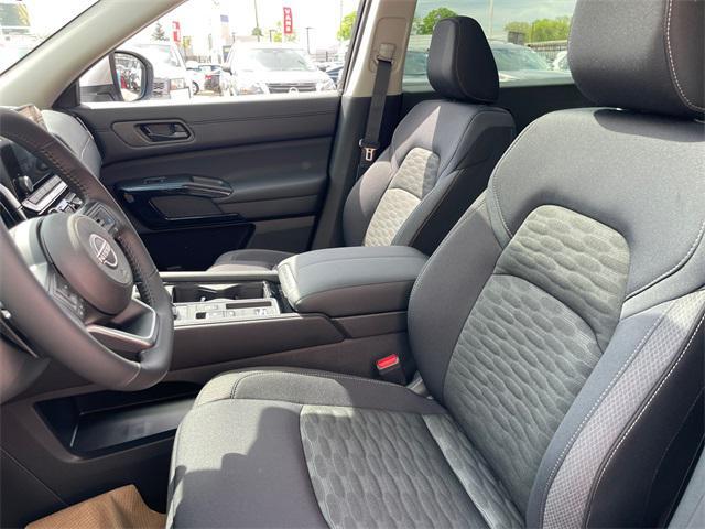 new 2025 Nissan Pathfinder car, priced at $40,614