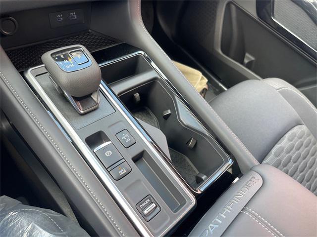 new 2025 Nissan Pathfinder car, priced at $40,614