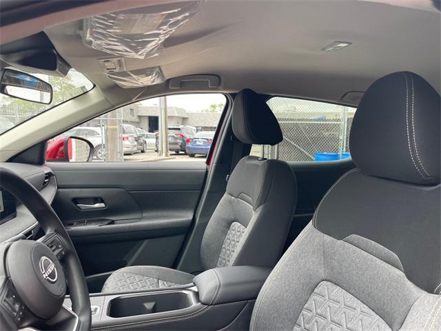 new 2025 Nissan Kicks car, priced at $26,582