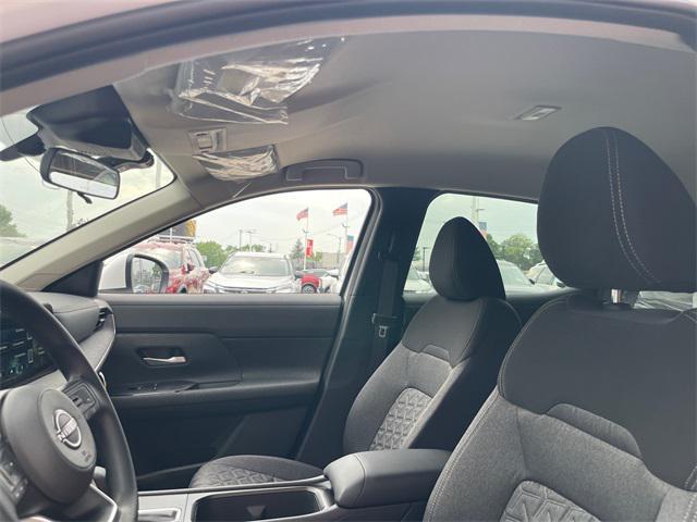 new 2025 Nissan Kicks car, priced at $24,954