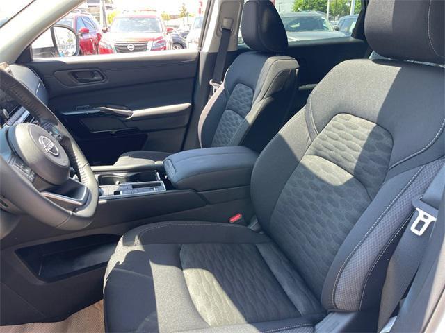 new 2025 Nissan Pathfinder car, priced at $41,012