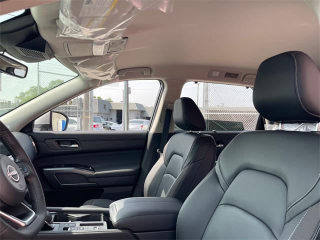 new 2025 Nissan Pathfinder car, priced at $41,350