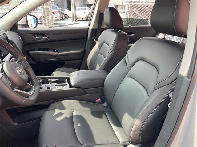 new 2025 Nissan Pathfinder car, priced at $41,350