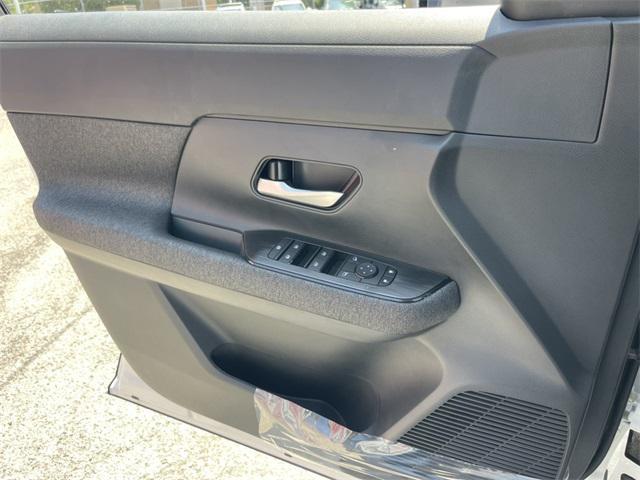 new 2025 Nissan Kicks car, priced at $24,984