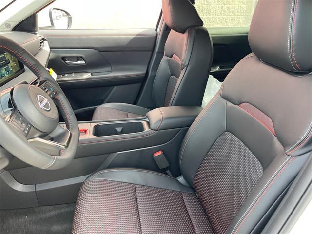 new 2025 Nissan Kicks car, priced at $28,960