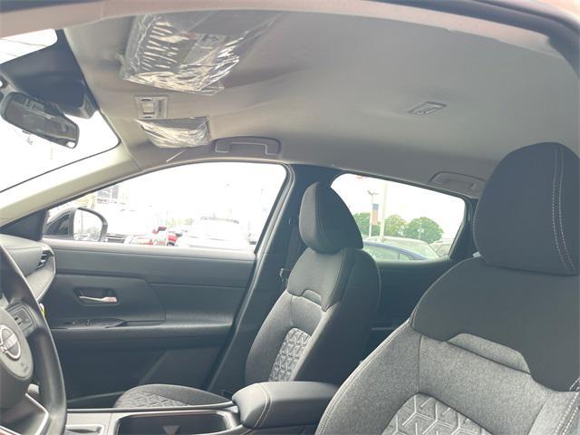 new 2025 Nissan Kicks car, priced at $27,051