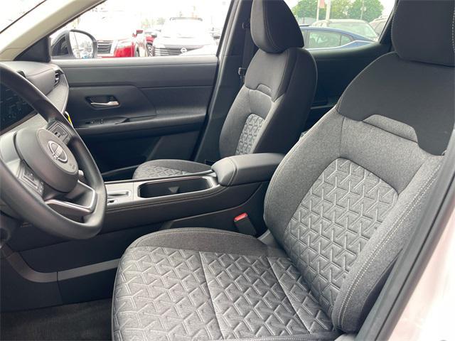 new 2025 Nissan Kicks car, priced at $27,051