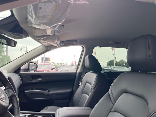 new 2025 Nissan Pathfinder car, priced at $41,350
