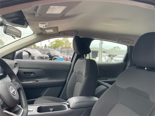 new 2025 Nissan Kicks car, priced at $24,261