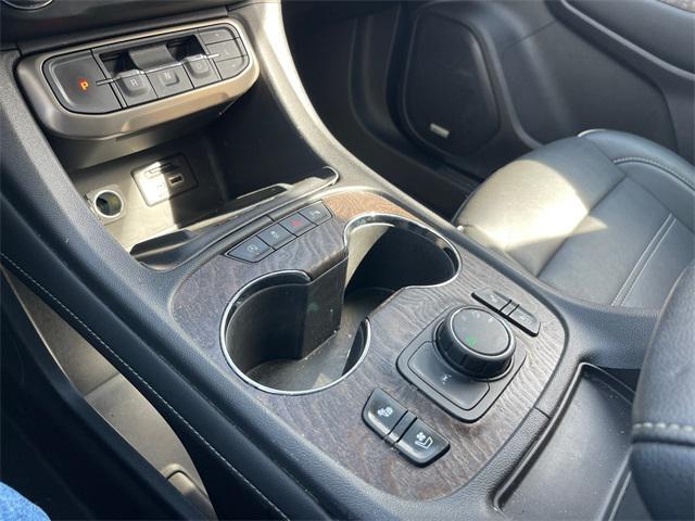 used 2021 GMC Acadia car, priced at $27,035