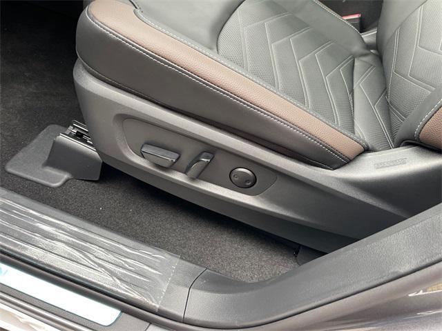 new 2025 Nissan Pathfinder car, priced at $50,167