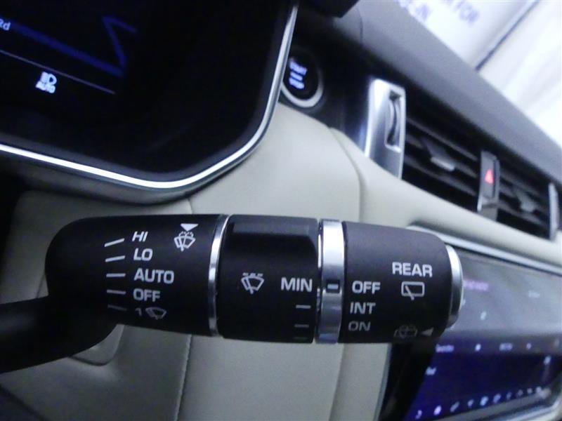 used 2020 Land Rover Range Rover Sport car, priced at $33,500