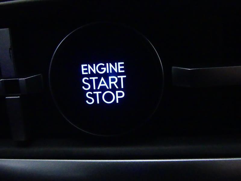 used 2025 Hyundai Santa Fe car, priced at $28,500