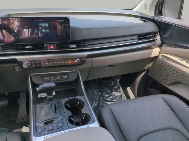 new 2025 Kia Carnival car, priced at $38,035