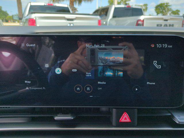 new 2025 Kia Carnival car, priced at $38,404