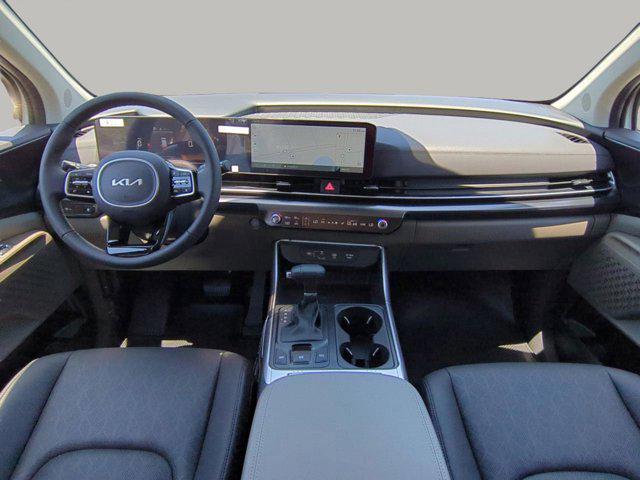 new 2025 Kia Carnival car, priced at $38,035