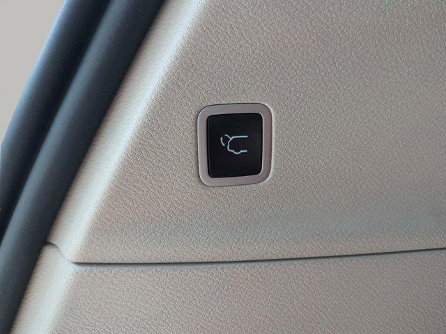 used 2023 Chrysler Pacifica car, priced at $22,222