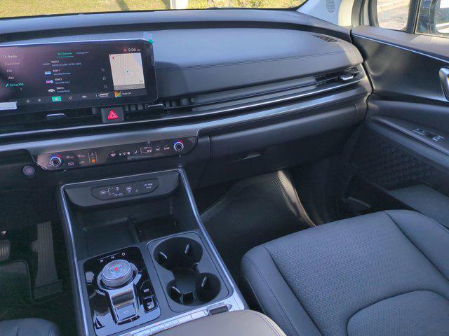 new 2025 Kia Carnival Hybrid car, priced at $54,791