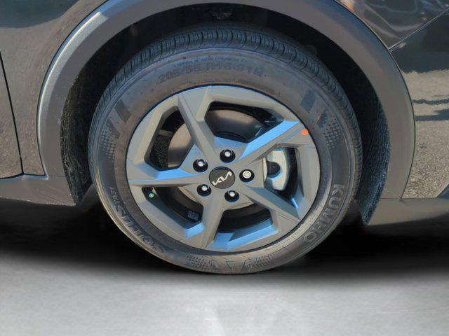 new 2025 Kia K4 car, priced at $20,676