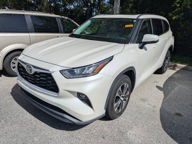 used 2020 Toyota Highlander car, priced at $27,302