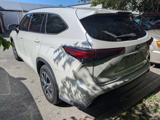 used 2020 Toyota Highlander car, priced at $27,302