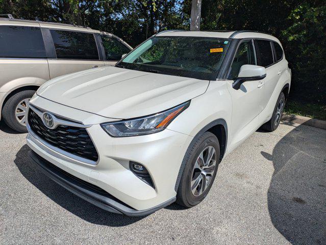 used 2020 Toyota Highlander car, priced at $27,302