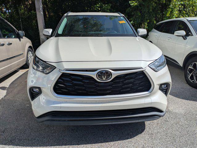 used 2020 Toyota Highlander car, priced at $27,302
