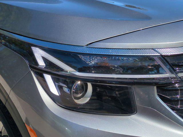 new 2025 Kia Seltos car, priced at $25,022