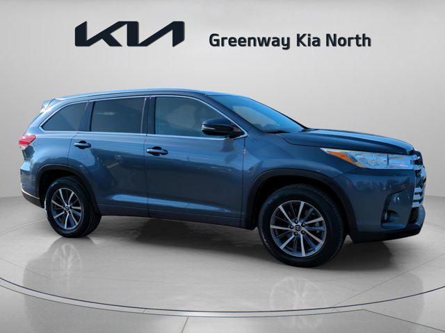 used 2018 Toyota Highlander car, priced at $17,992