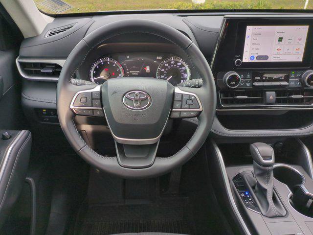 used 2024 Toyota Highlander car, priced at $36,900