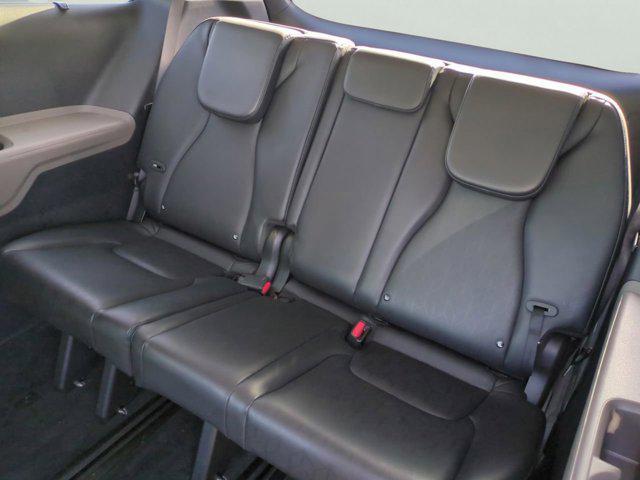 used 2025 Kia Carnival car, priced at $40,433