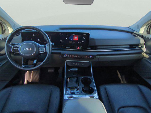 used 2025 Kia Carnival car, priced at $40,433
