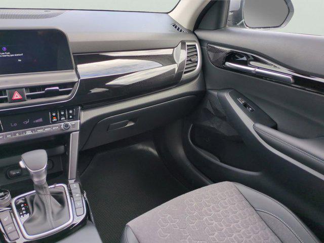 new 2025 Kia Seltos car, priced at $25,992