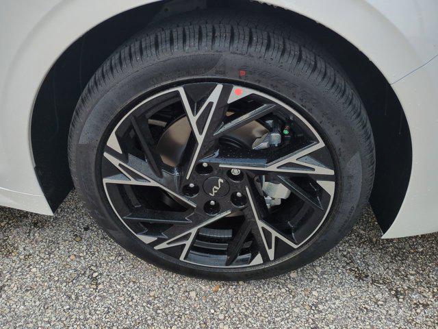 new 2025 Kia K5 car, priced at $27,712