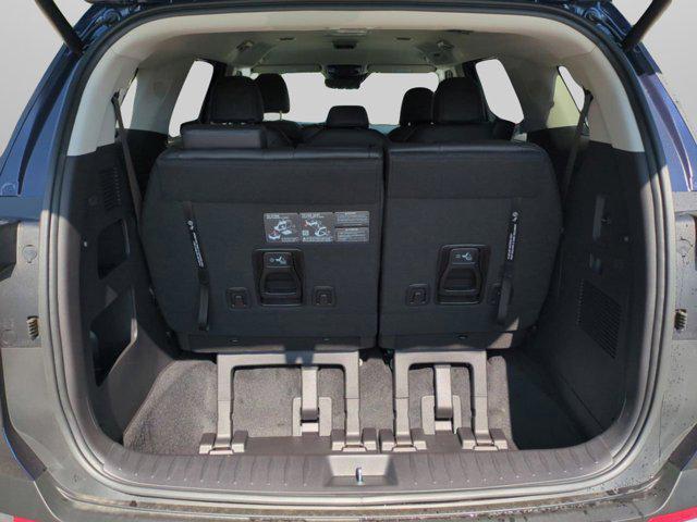 new 2025 Kia Carnival car, priced at $40,052