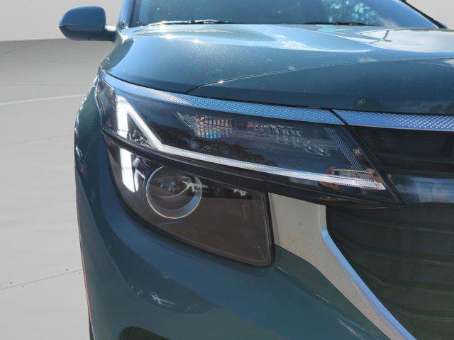 new 2025 Kia Seltos car, priced at $26,678