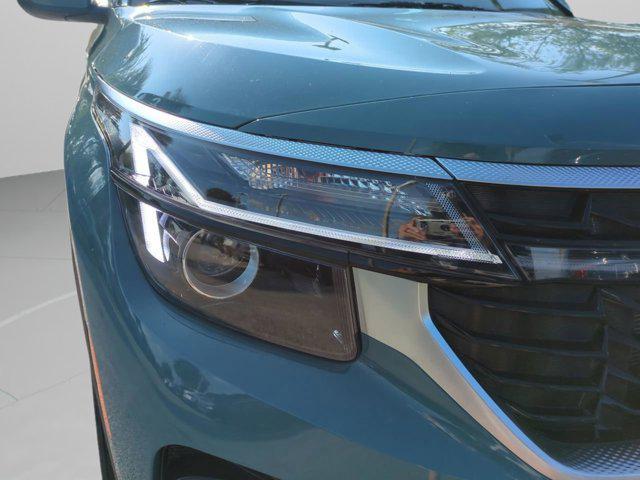 used 2025 Kia Seltos car, priced at $27,822