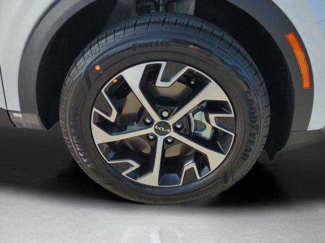 new 2025 Kia Sportage Hybrid car, priced at $31,168