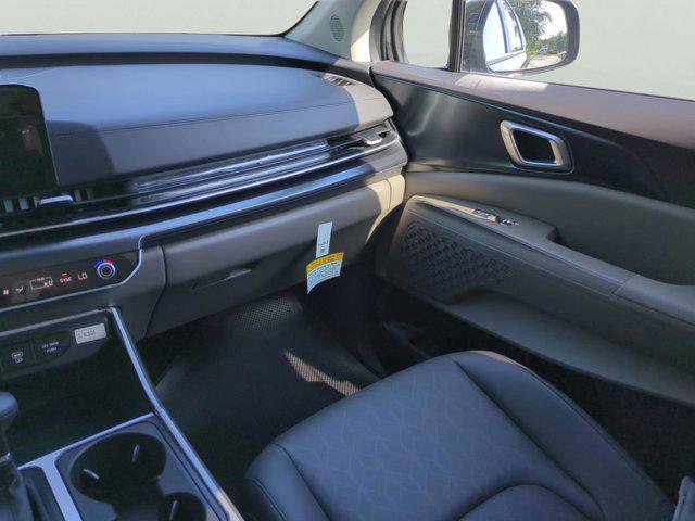 new 2025 Kia Carnival car, priced at $37,923