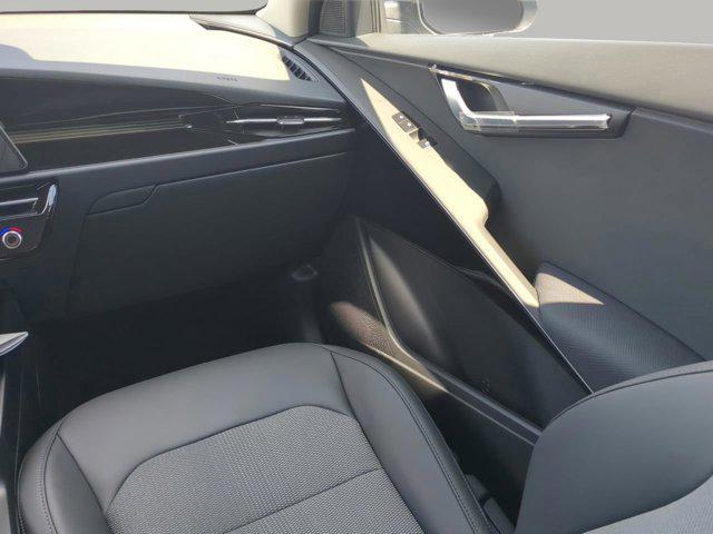 new 2025 Kia Niro car, priced at $28,301
