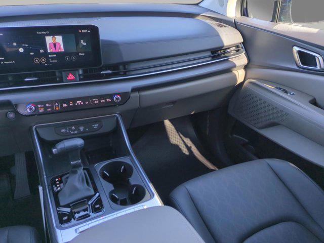 new 2025 Kia Carnival car, priced at $39,991