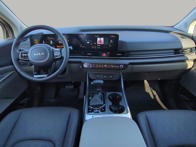 new 2025 Kia Carnival car, priced at $39,991