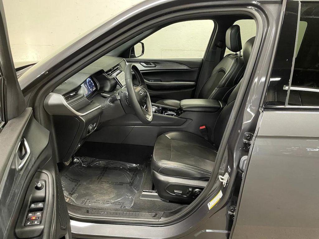 used 2023 Jeep Grand Cherokee car, priced at $34,999