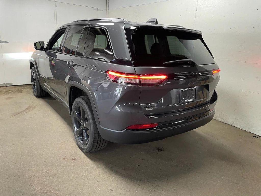 used 2023 Jeep Grand Cherokee car, priced at $34,999