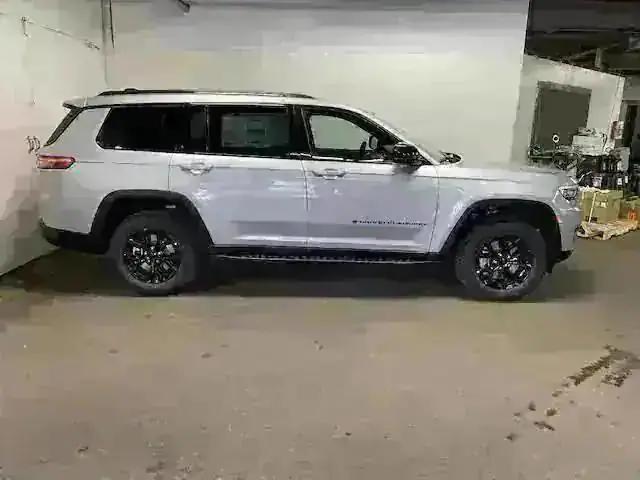 new 2024 Jeep Grand Cherokee L car, priced at $50,405