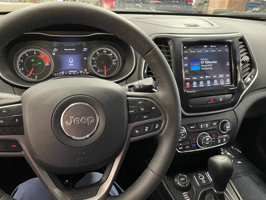 used 2022 Jeep Cherokee car, priced at $28,524