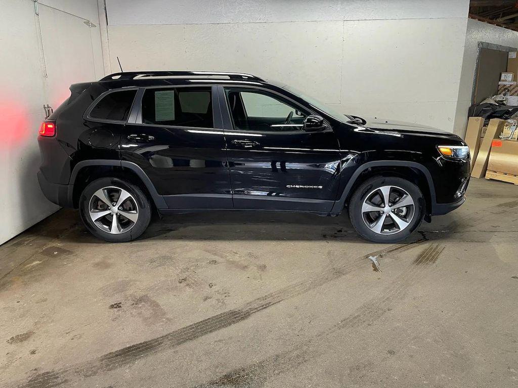 used 2022 Jeep Cherokee car, priced at $28,524