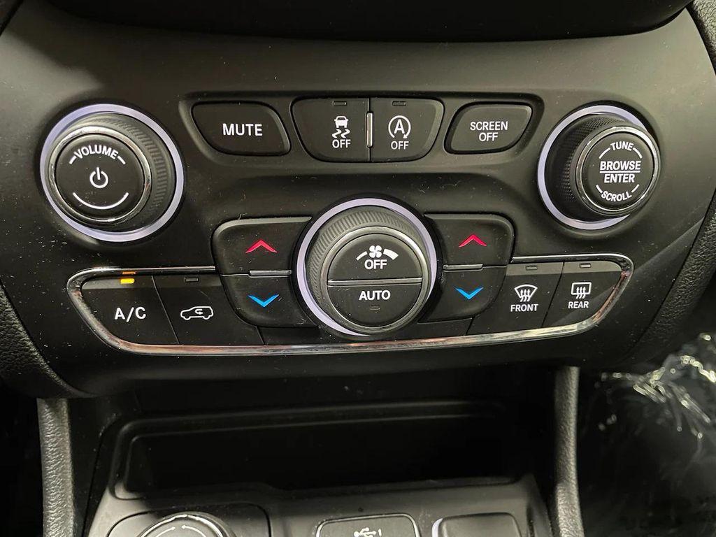 used 2022 Jeep Cherokee car, priced at $28,524