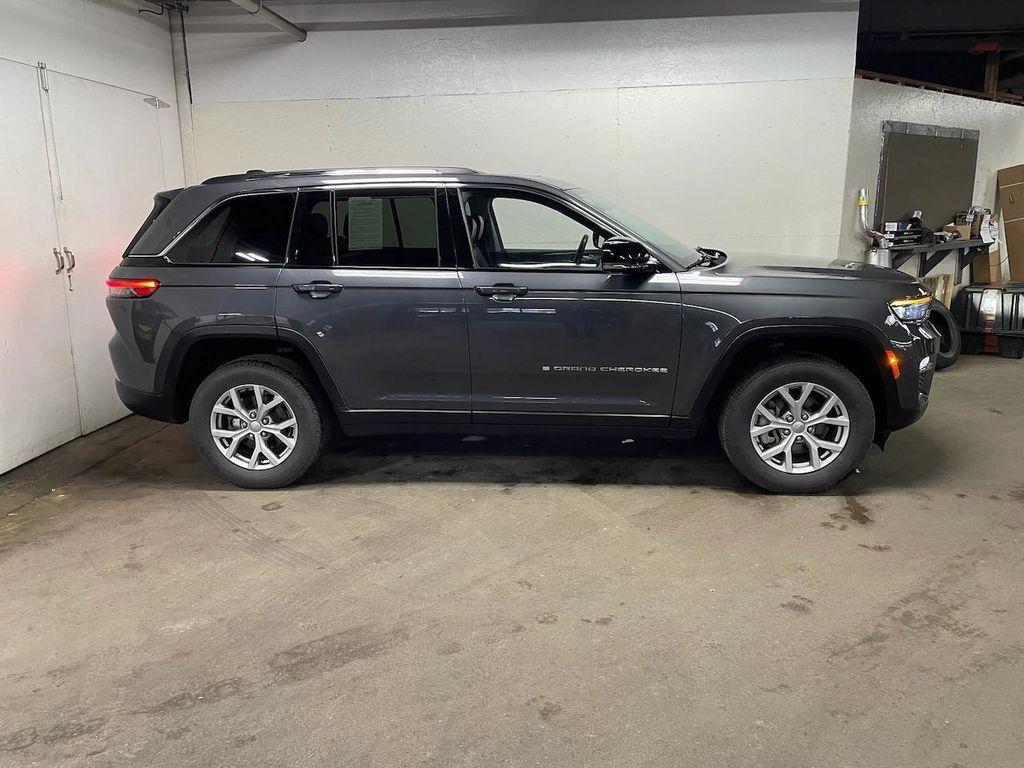 used 2022 Jeep Grand Cherokee car, priced at $33,954