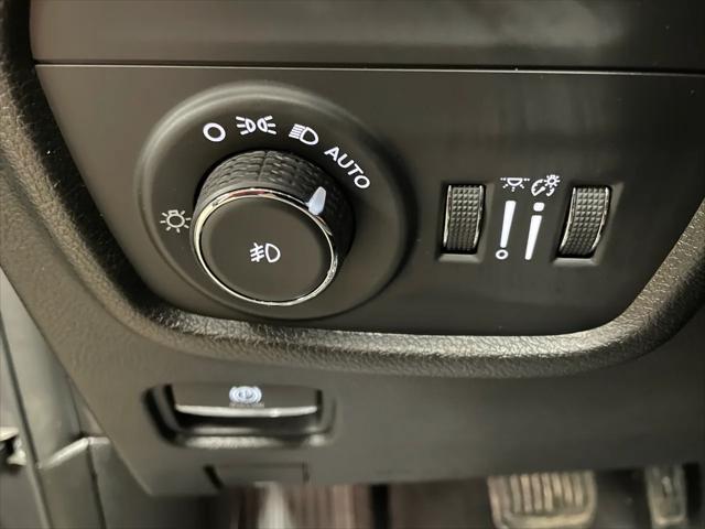used 2022 Jeep Grand Cherokee car, priced at $34,999